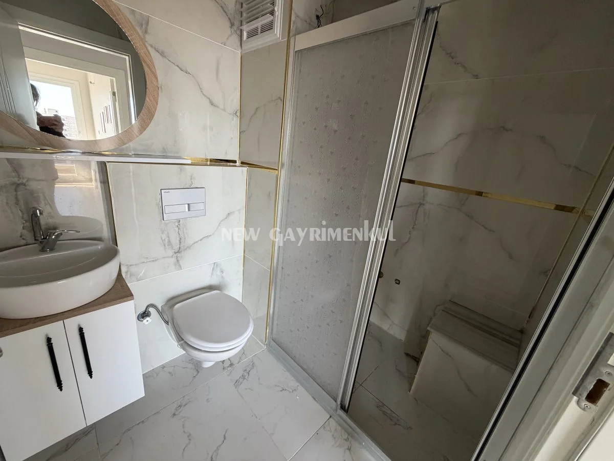 Alata’da Satılık 2+1 Daire – Site İçinde – Havuzlu