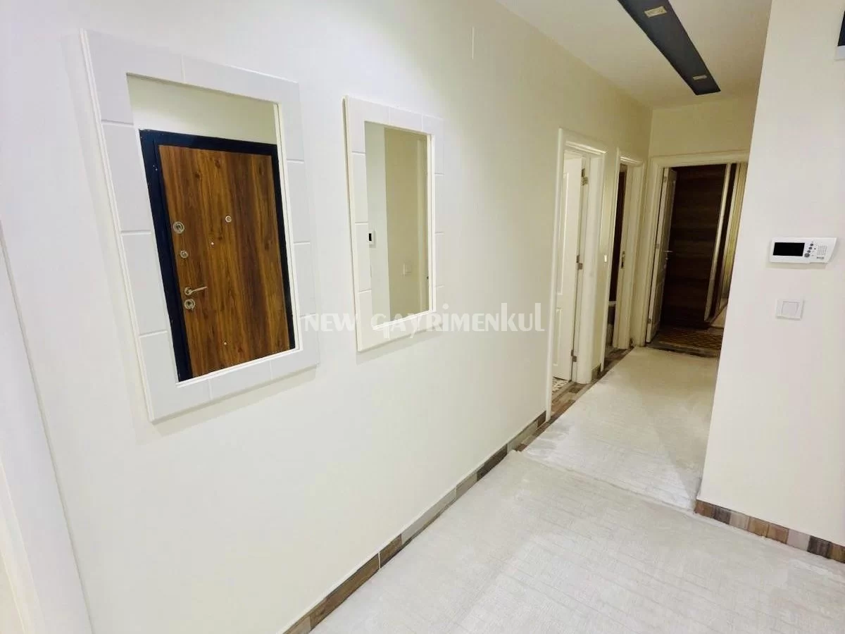 Alata’da Satılık 3+1 Daire – Bağımsız Mutfaklı – 160 m²