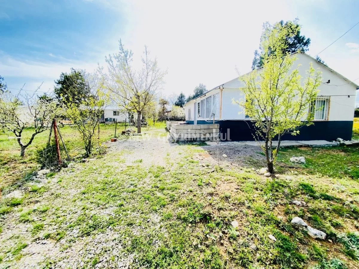 Avgadı’da (Aydınlar) 504 m² Acil Satılık Arsa ve Müstakil Ev