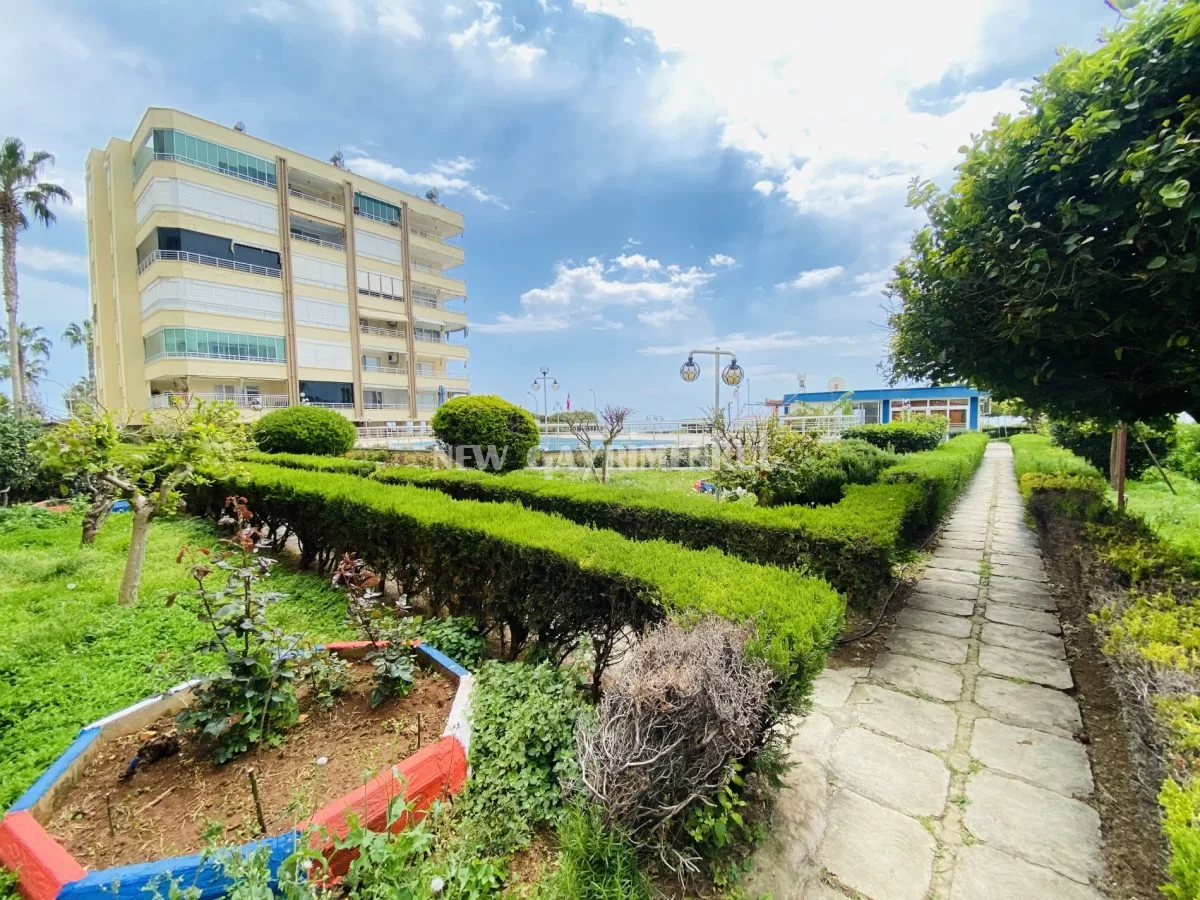 Tömük Seçkinler Sitesi’nde Satılık 3+1 Daire – Denize Sıfır – Havuz Manzaralı