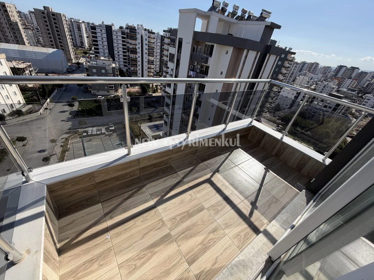 Yukarı Alata’da Kiralık 2+1 Daire – Site İçerisinde – Havuzlu