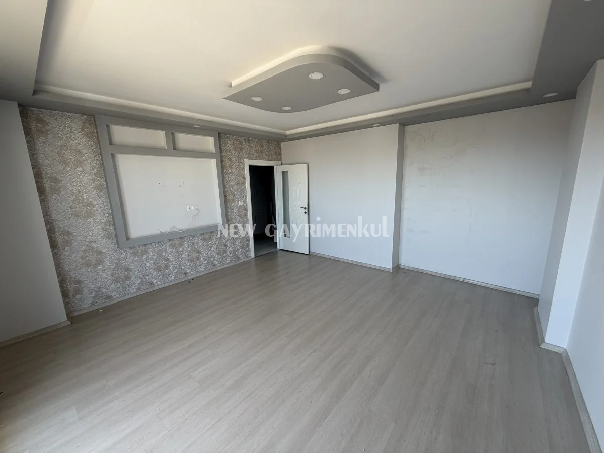 Yukarı Alata’da Kiralık 2+1 Daire – Site İçerisinde – Havuzlu