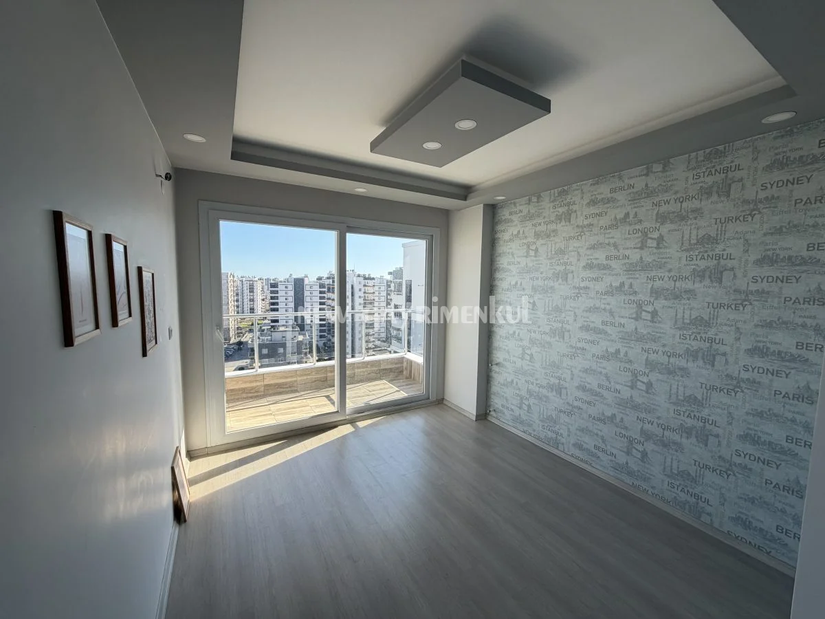 Yukarı Alata’da Kiralık 2+1 Daire – Site İçerisinde – Havuzlu