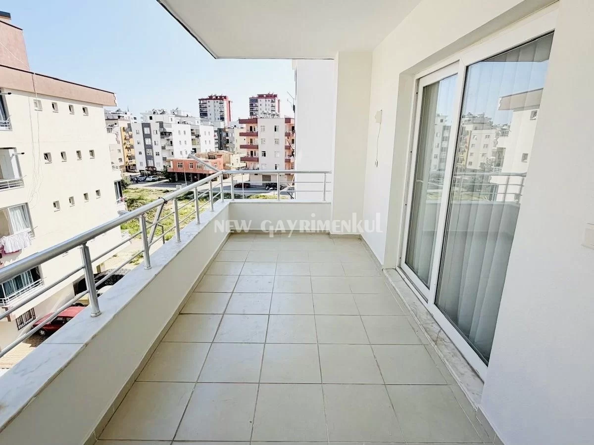 Yukarı Alata’da Merintur Apt Satılık 3+1 Daire – Geniş ve Masrafsız