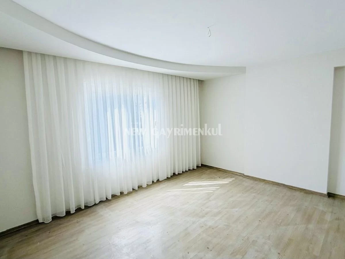 Yukarı Alata’da Merintur Apt Satılık 3+1 Daire – Geniş ve Masrafsız
