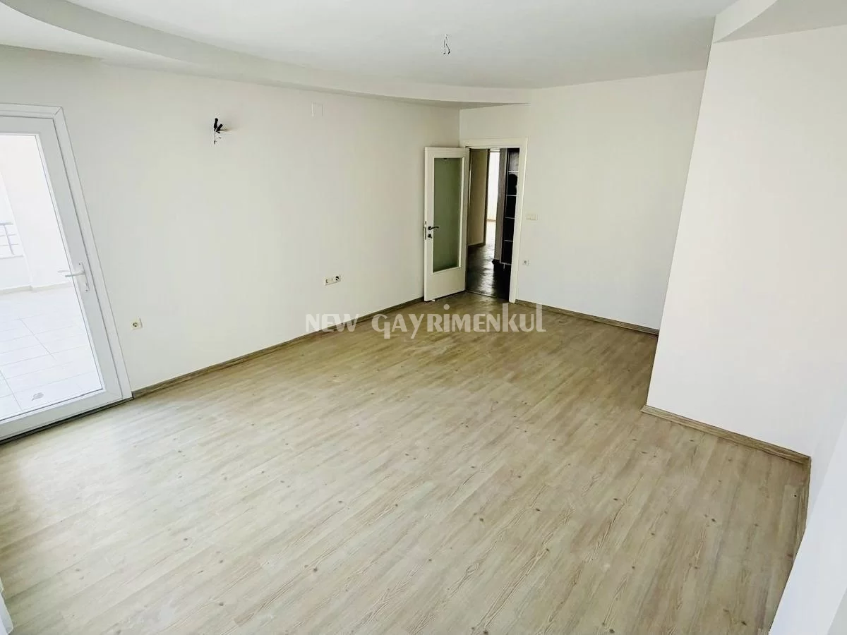 Yukarı Alata’da Merintur Apt Satılık 3+1 Daire – Geniş ve Masrafsız